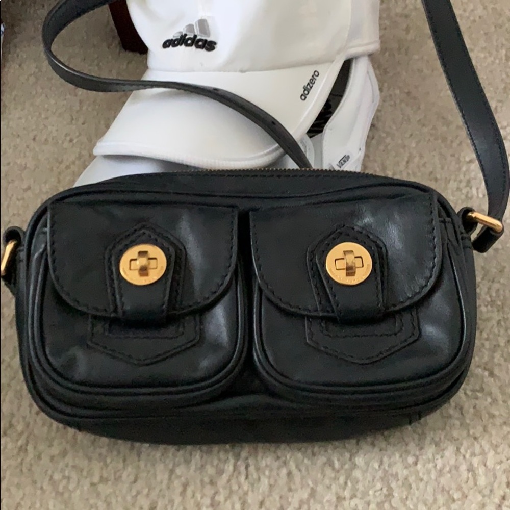 Practically New Marc Jacobs Medium Crossbody! - image 1